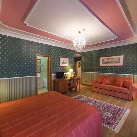 Strozzi Palace 4* Florence