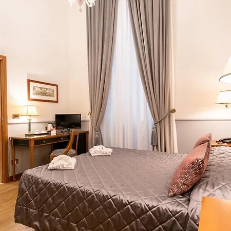 Strozzi Palace Hotel 4*