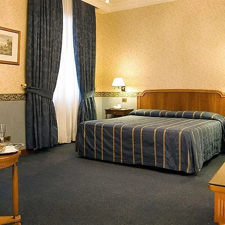 Hotel Strozzi Palace 4*