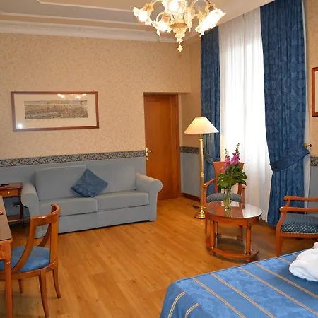 Strozzi Palace מלון 4*