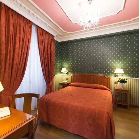 מלון Strozzi Palace