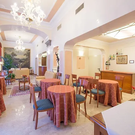 מלון Strozzi Palace