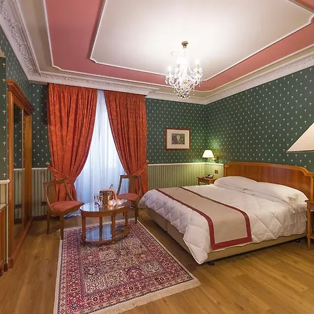 מלון Strozzi Palace