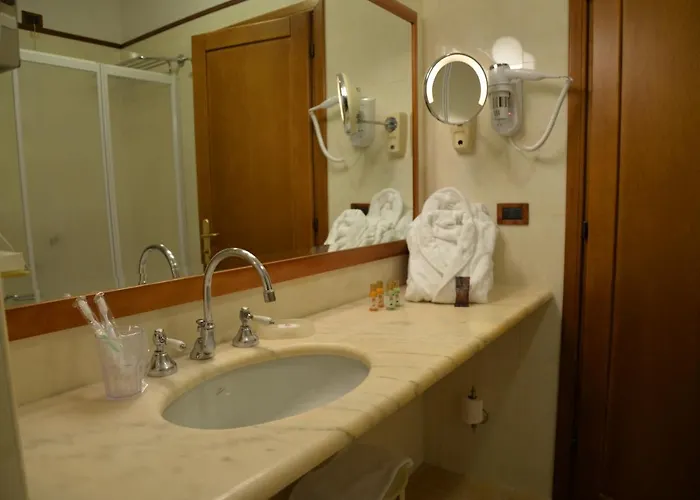 ストロッツィ パレス ホテル 4*