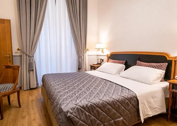 ホテル ストロッツィ パレス