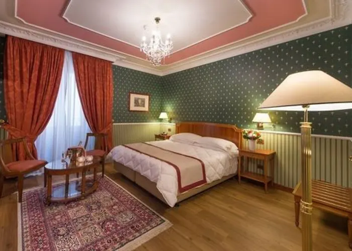 ホテル ストロッツィ パレス フィレンツェ