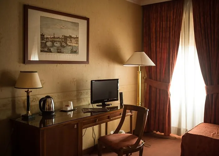 ストロッツィ パレス ホテル 4*