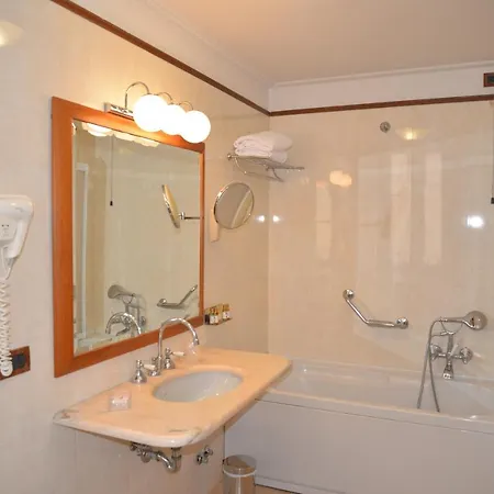 Strozzi Palace מלון