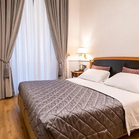 מלון Strozzi Palace