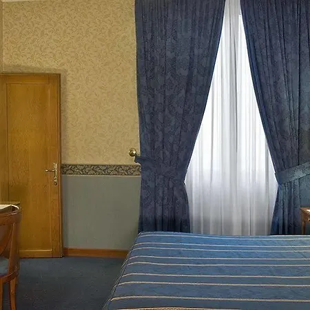 Strozzi Palace Hotel 4*