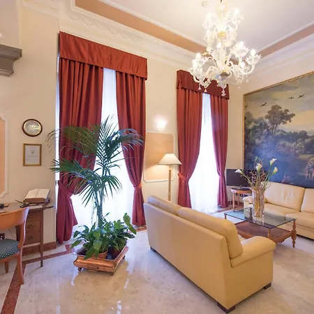 Strozzi Palace Szálloda